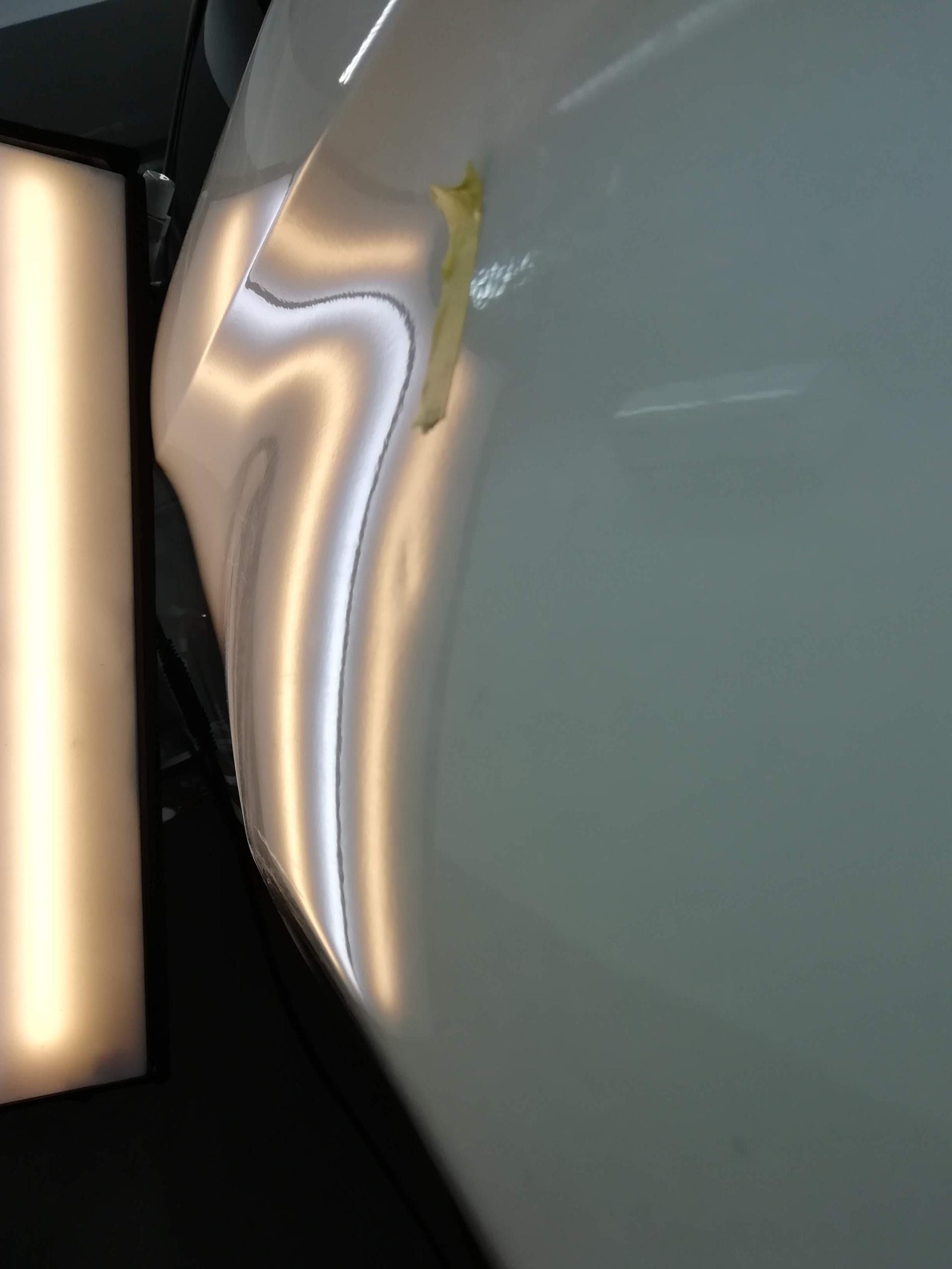 リアフェンダーのヘコミ