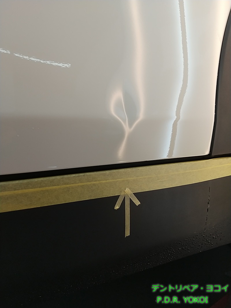 ドアプレスライン