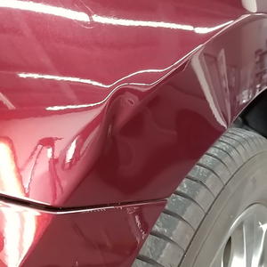 フロントフェンダーのヘコミ