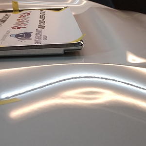 VOXYリアゲートのヘコミ