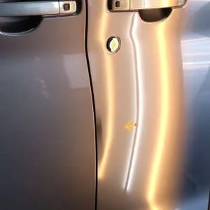 ドアエッジのヘコミ